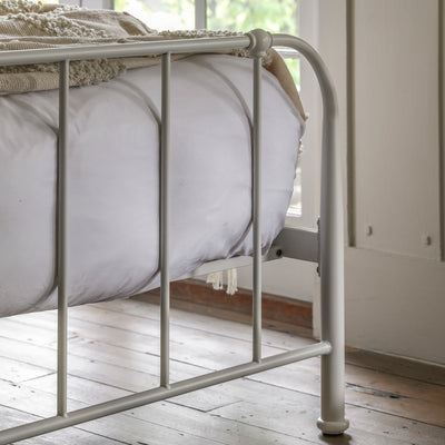 Loughton King Bedstead in Ivory