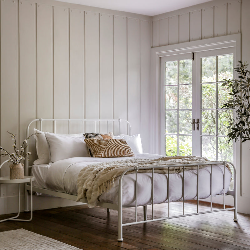 Loughton King Bedstead in Ivory