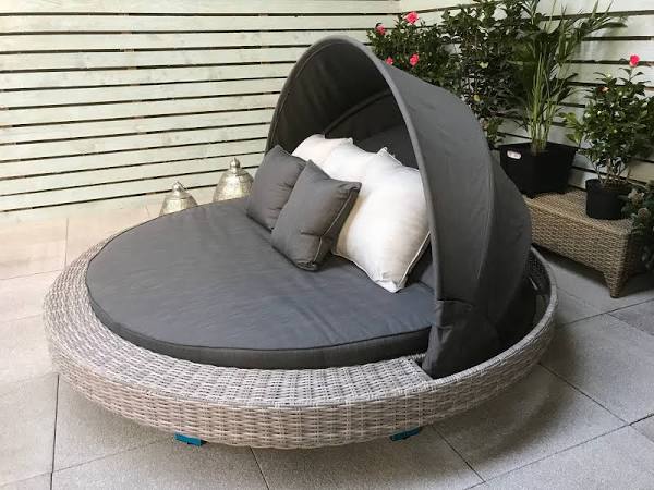 Madison Grey Garden Day Bed - The Pack Design